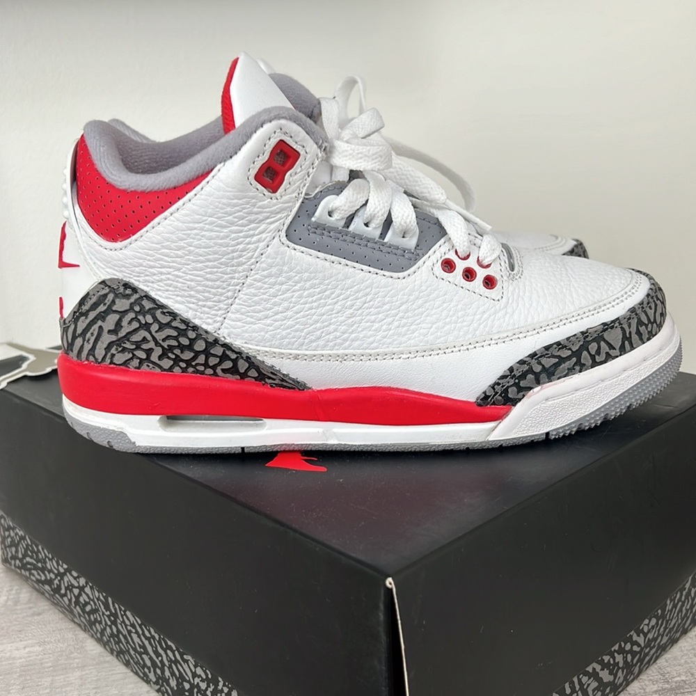 *SOLD* Jordan 3 Retro “Fire Red”